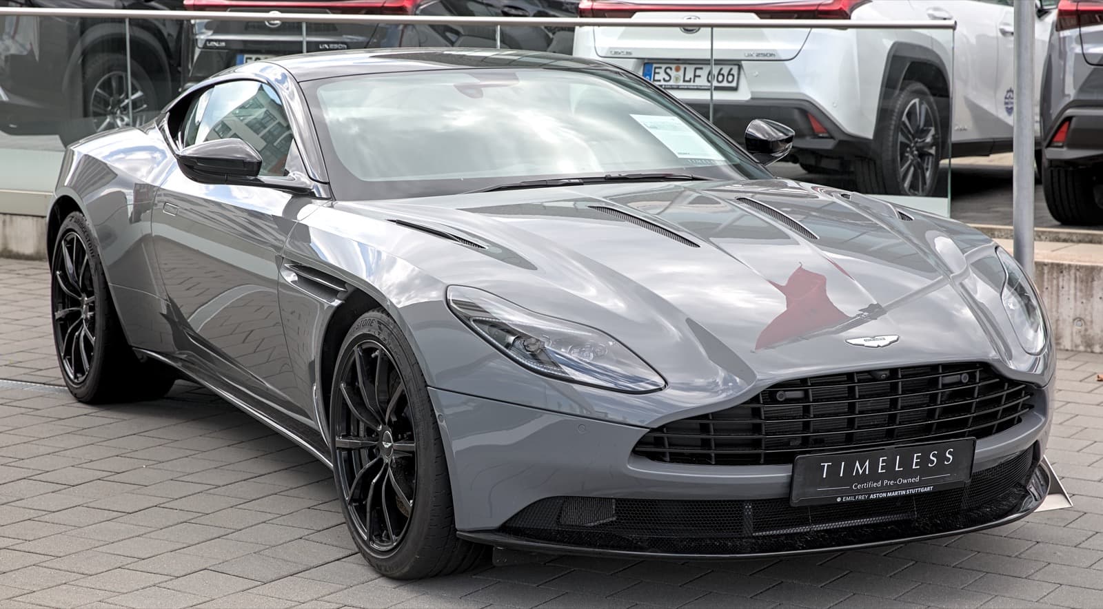 2022 Aston Martin DB11
